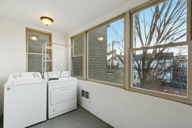 4140 N Western Avenue, Chicago, IL 60618