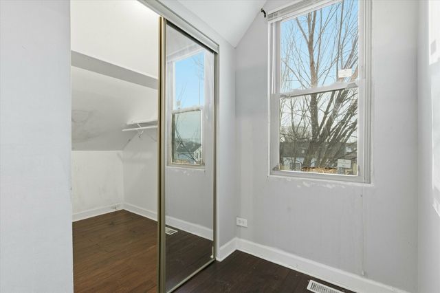 4140 N Western Avenue, Chicago, IL 60618