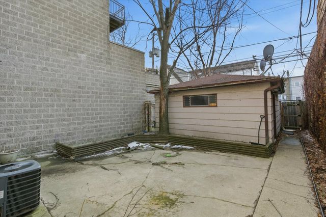 4140 N Western Avenue, Chicago, IL 60618