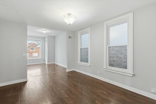 4140 N Western Avenue, Chicago, IL 60618