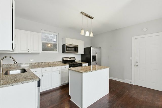 4140 N Western Avenue, Chicago, IL 60618