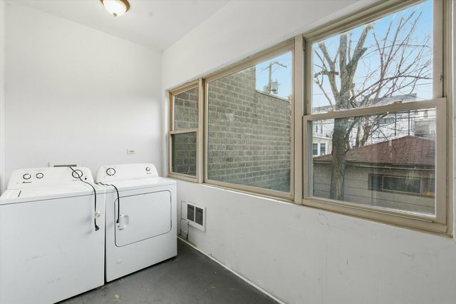 4140 N Western Avenue, Chicago, IL 60618