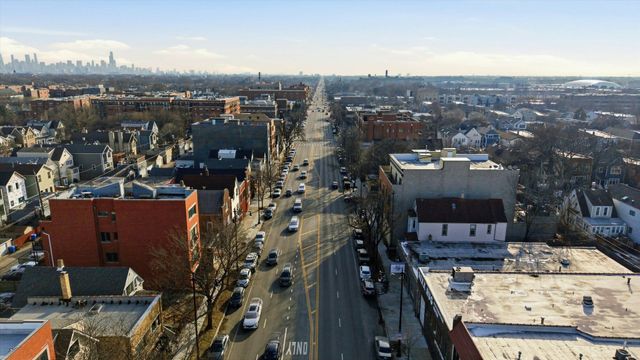 4140 N Western Avenue, Chicago, IL 60618