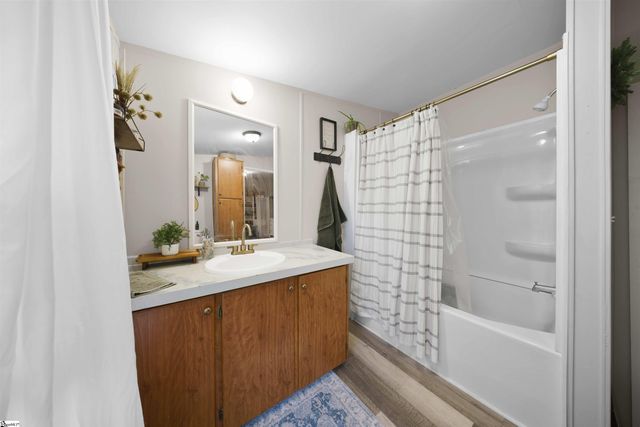 143 Perry Road, Woodruff, SC 29388