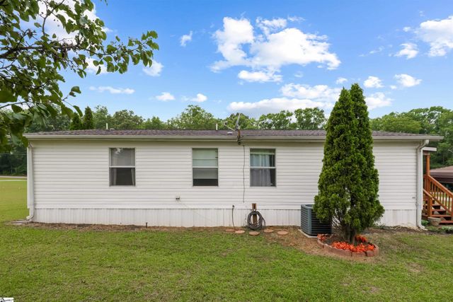 143 Perry Road, Woodruff, SC 29388