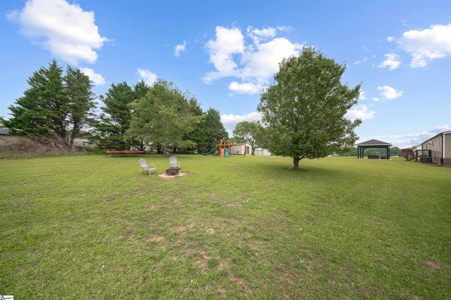 143 Perry Road, Woodruff, SC 29388