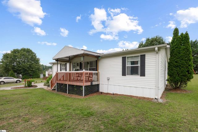 143 Perry Road, Woodruff, SC 29388