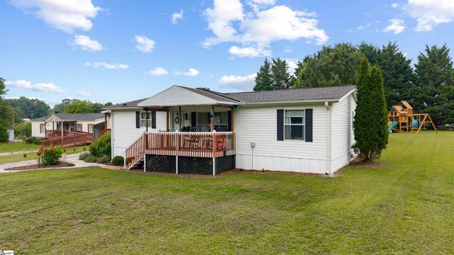 143 Perry Road, Woodruff, SC 29388