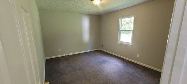 124 Meadowbrook Dr, Woodbury, TN 37190