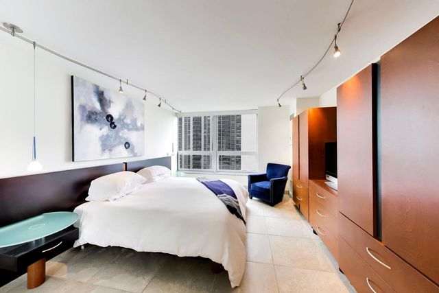 360 E Randolph Street 1401, Chicago, IL 60601