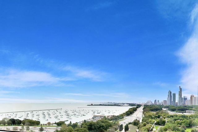 360 E Randolph Street 1401, Chicago, IL 60601
