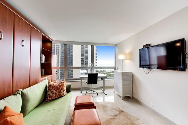 360 E Randolph Street 1401, Chicago, IL 60601