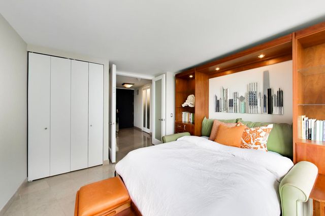 360 E Randolph Street 1401, Chicago, IL 60601
