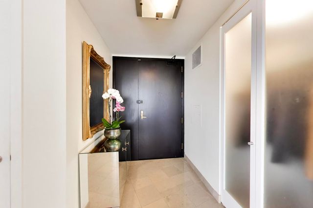 360 E Randolph Street 1401, Chicago, IL 60601