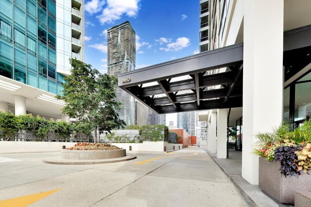 360 E Randolph Street 1401, Chicago, IL 60601