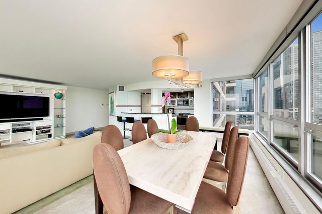 360 E Randolph Street 1401, Chicago, IL 60601