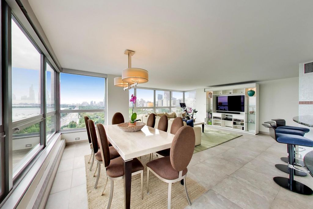 360 E Randolph Street 1401, Chicago, IL 60601 — photo 2