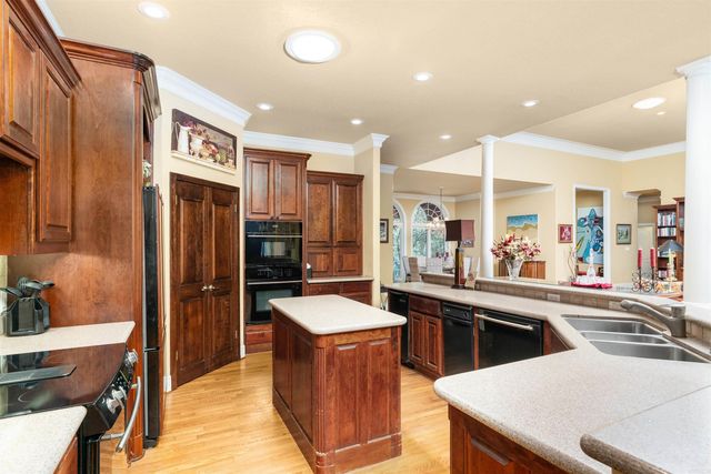 10 Guindola Lane, Hot Springs Village, AR 71909