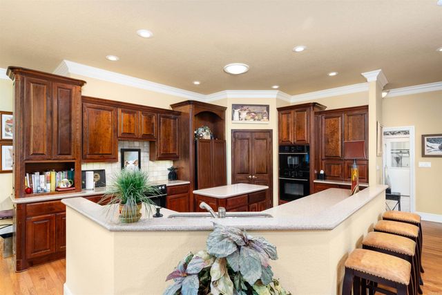10 Guindola Lane, Hot Springs Village, AR 71909