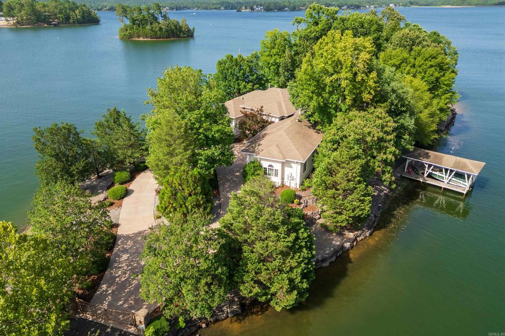 10 Guindola Lane, Hot Springs Village, AR 71909
