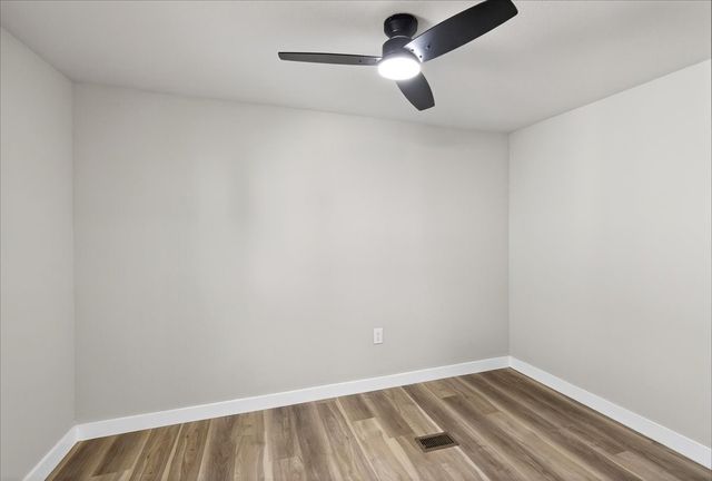 107 Lakewood Drive, Mabank, TX 75156