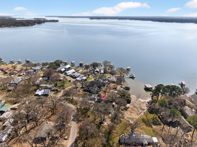107 Lakewood Drive, Mabank, TX 75156