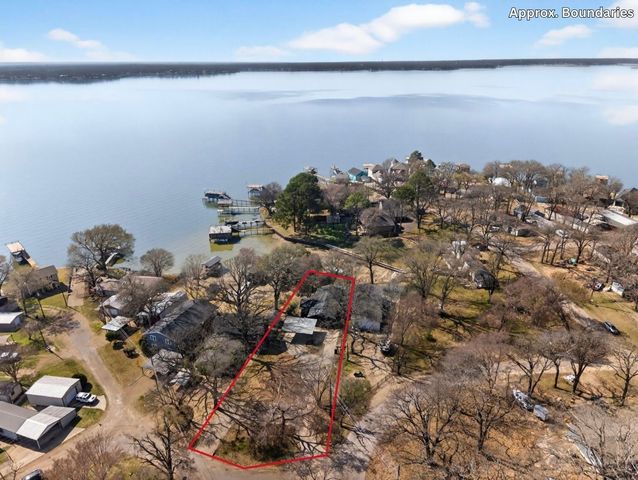 107 Lakewood Drive, Mabank, TX 75156