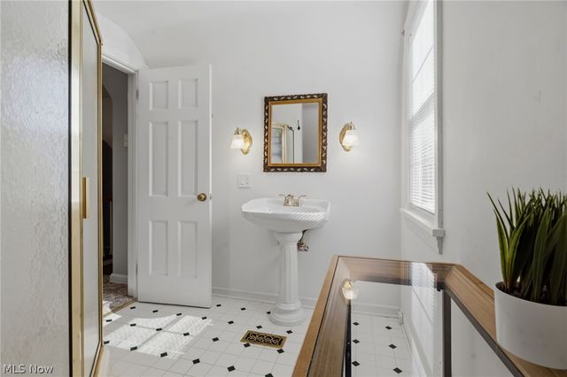 2131 Mount Vernon Boulevard NW, Canton, OH 44709