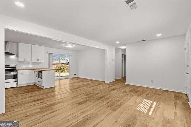 3993 Brookcrest Circle, Decatur, GA 30032