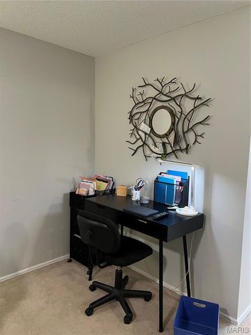 572 Coeur de Royale 103, Creve Coeur, MO 63141