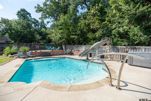 23618 Lakeview Dr, Bullard, TX 75757