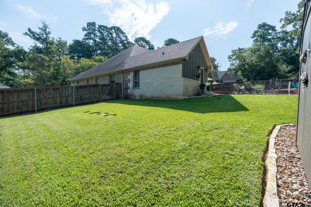 23618 Lakeview Dr, Bullard, TX 75757