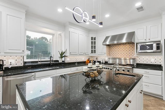 1101 MOUNTAIN RD, Haymarket, VA 20169