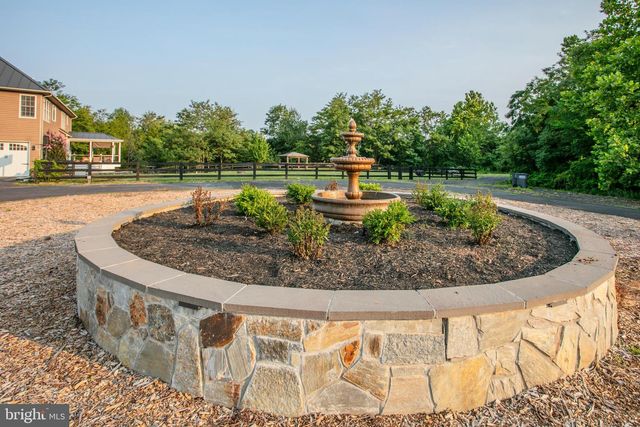 1101 MOUNTAIN RD, Haymarket, VA 20169