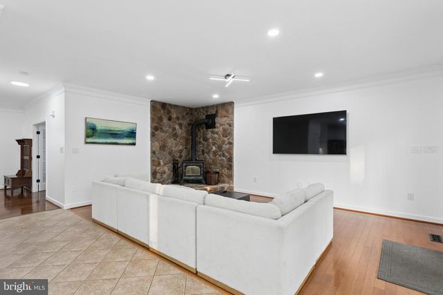 1101 MOUNTAIN RD, Haymarket, VA 20169