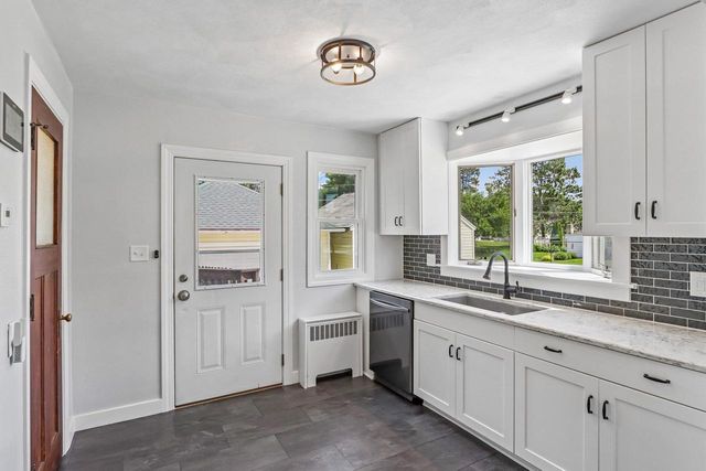 1401 Oakland Avenue, Janesville, WI 53545