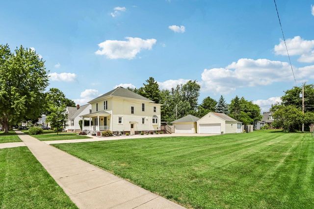 1401 Oakland Avenue, Janesville, WI 53545