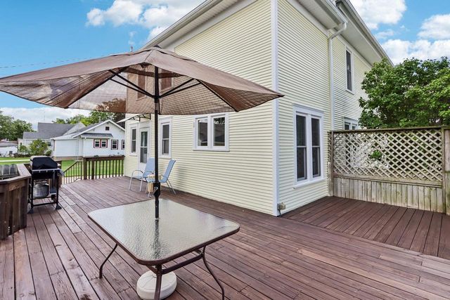 1401 Oakland Avenue, Janesville, WI 53545