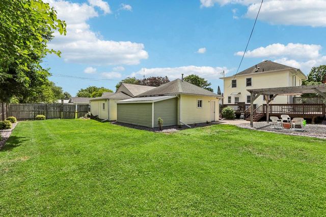 1401 Oakland Avenue, Janesville, WI 53545