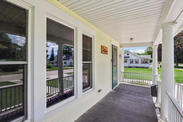 1401 Oakland Avenue, Janesville, WI 53545