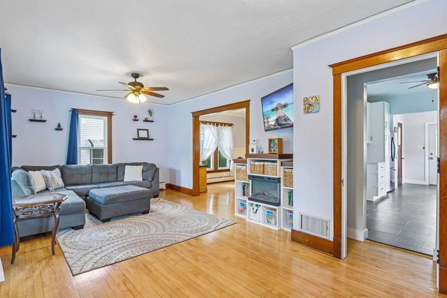 1401 Oakland Avenue, Janesville, WI 53545