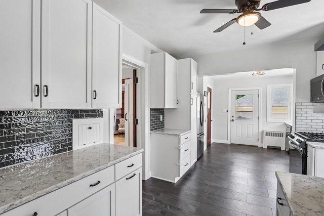 1401 Oakland Avenue, Janesville, WI 53545
