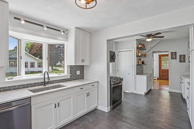 1401 Oakland Avenue, Janesville, WI 53545
