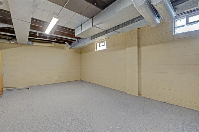 3915 W Auburn Road, Rochester Hills, MI 48309