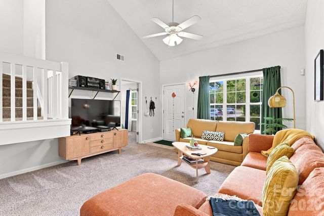 10171 Reindeer Way Lane, Charlotte, NC 28216