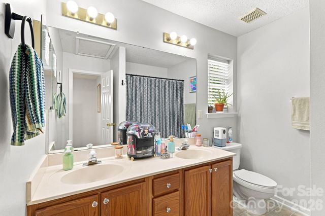 10171 Reindeer Way Lane, Charlotte, NC 28216