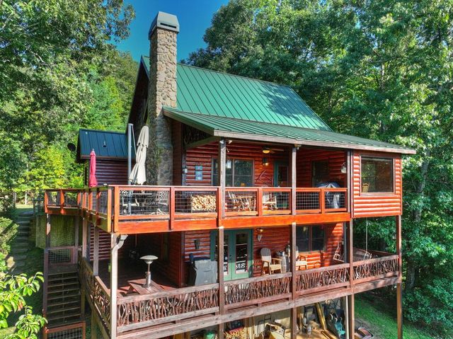 16 Mid Mountain Road, Mineral Bluff, GA 30559