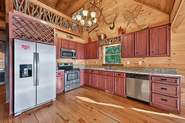 16 Mid Mountain Road, Mineral Bluff, GA 30559