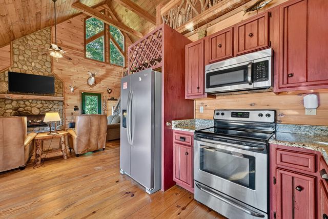 16 Mid Mountain Road, Mineral Bluff, GA 30559