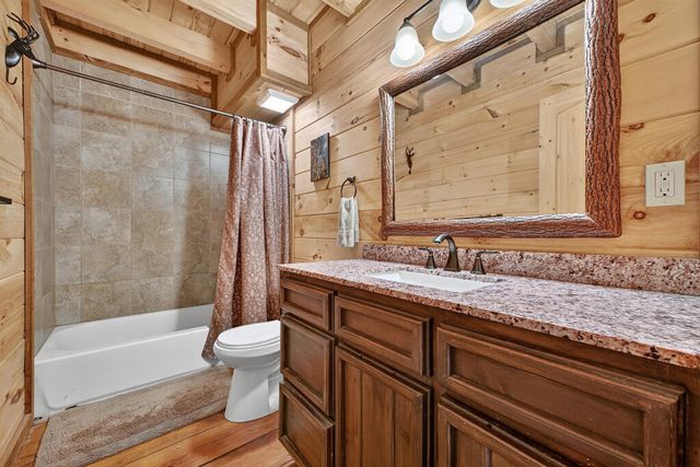 16 Mid Mountain Road, Mineral Bluff, GA 30559